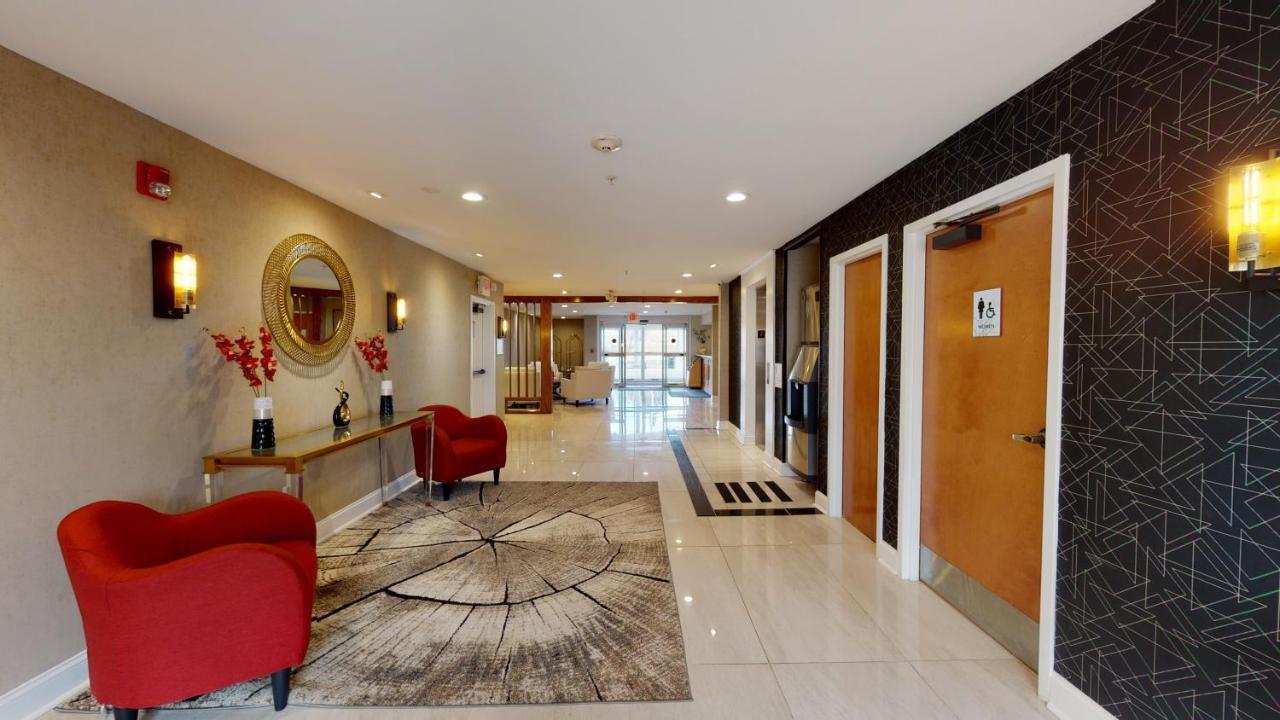 Ramada By Wyndham Strasburg - Shenandoah Valley Exterior foto