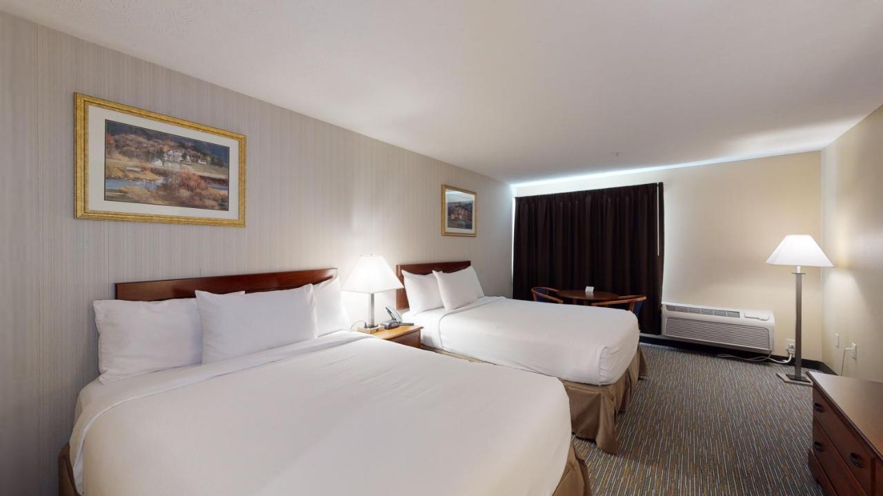 Ramada By Wyndham Strasburg - Shenandoah Valley Exterior foto
