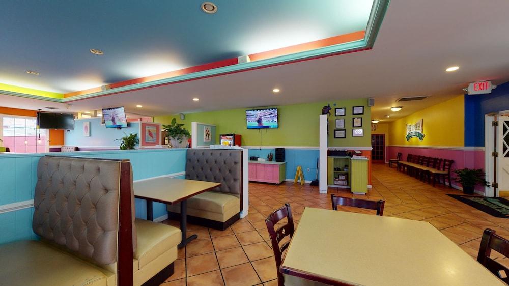 Ramada By Wyndham Strasburg - Shenandoah Valley Exterior foto