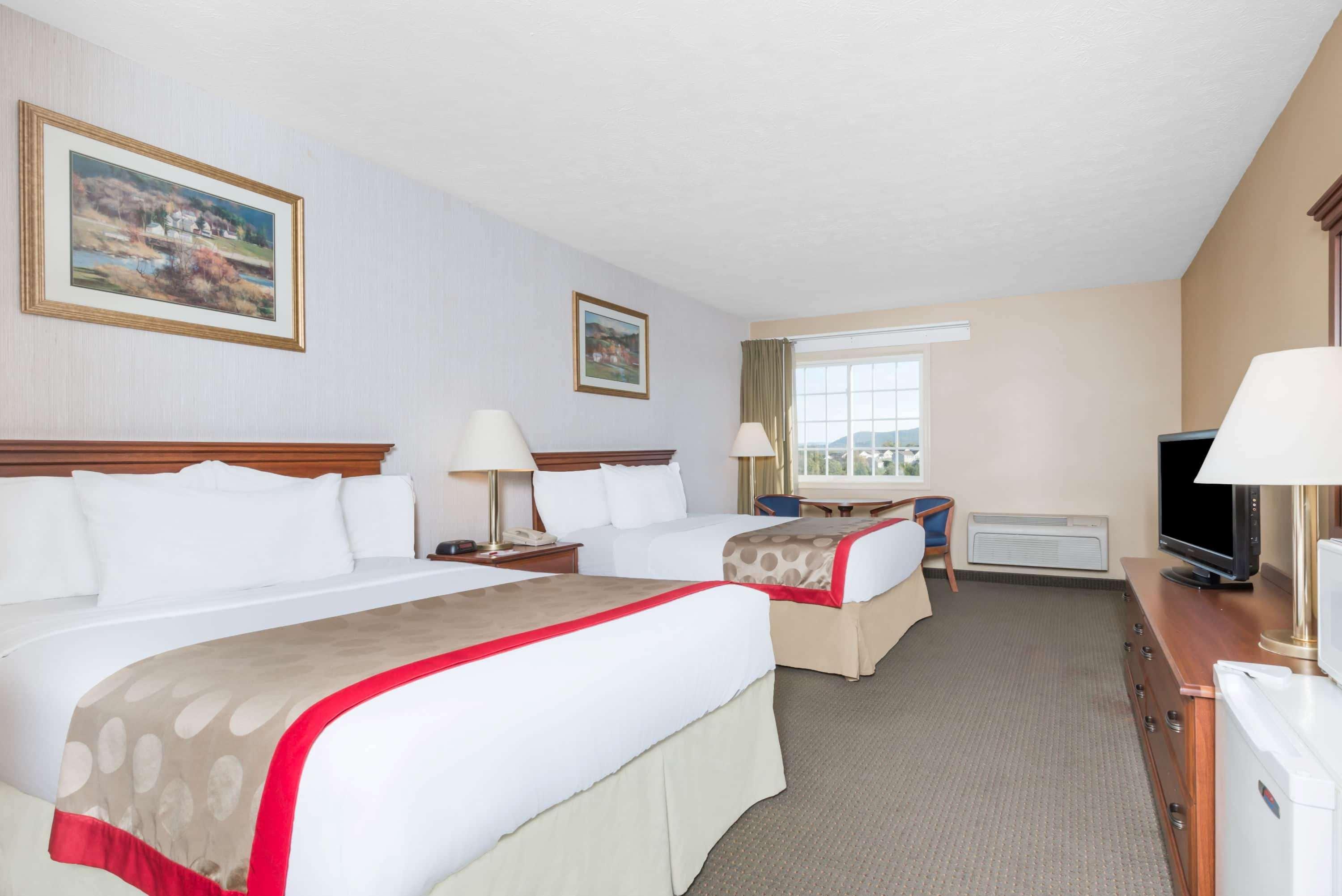 Ramada By Wyndham Strasburg - Shenandoah Valley Exterior foto
