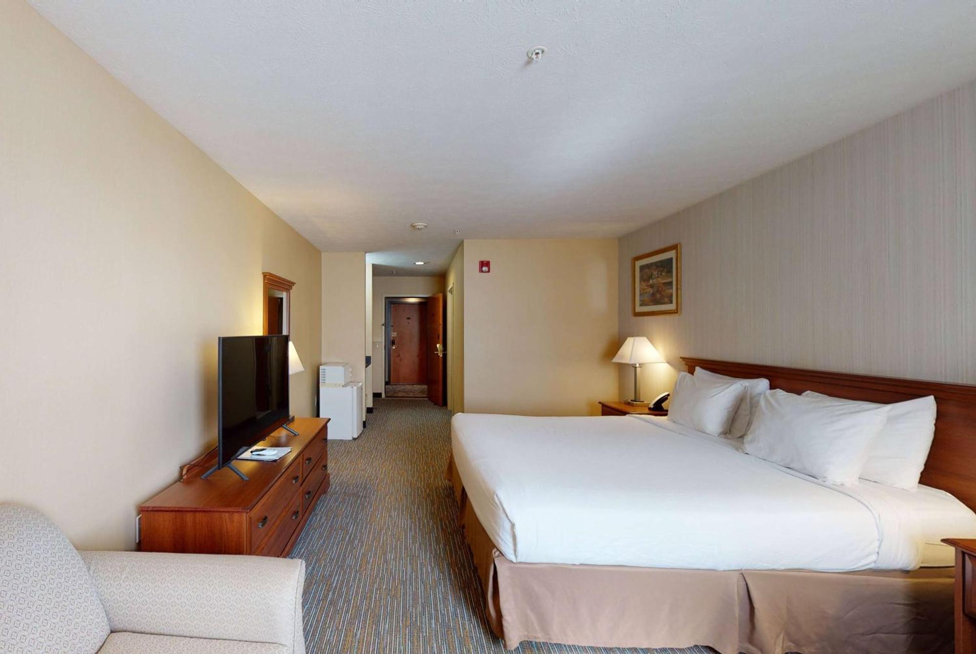 Ramada By Wyndham Strasburg - Shenandoah Valley Exterior foto