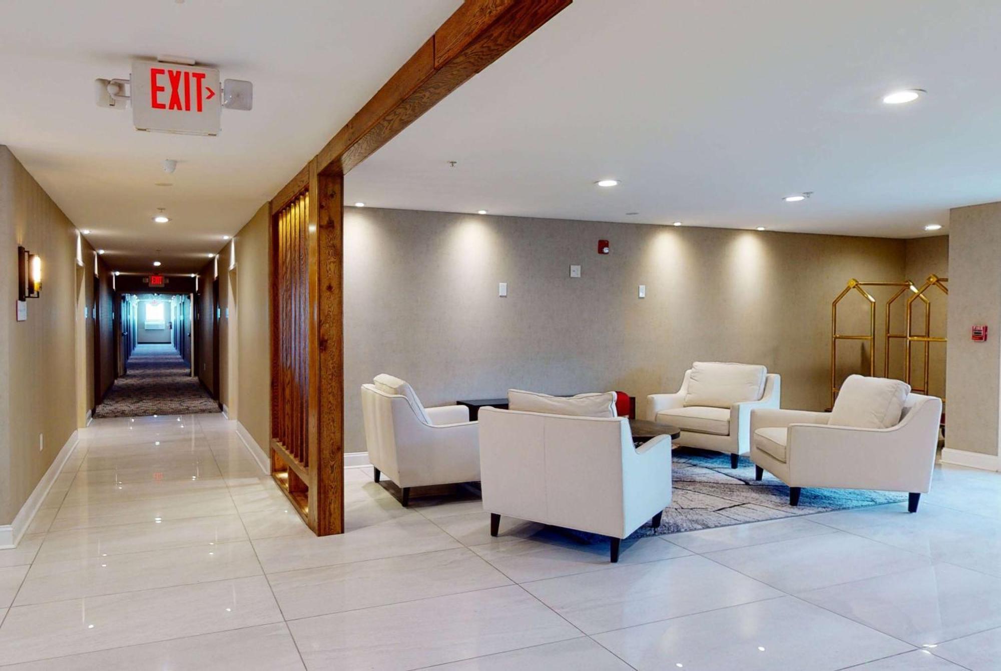 Ramada By Wyndham Strasburg - Shenandoah Valley Exterior foto